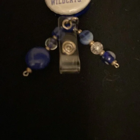 Hand crafted UK retractable badge holder - Picture 4 of 6